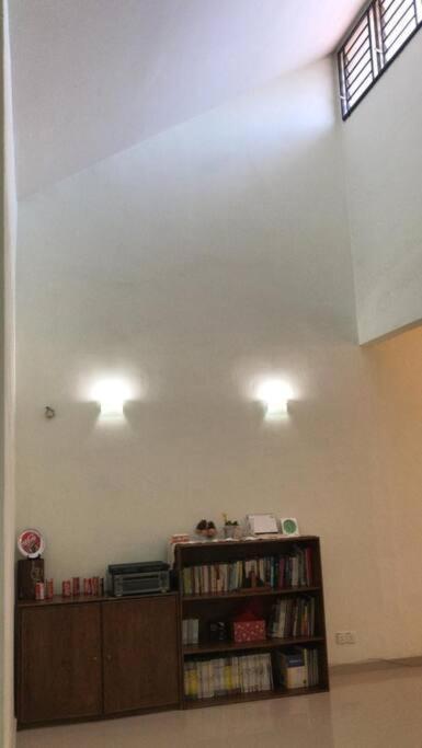 Terrace House Near Stulang Laut Ciq Midvalley Ksl For 7Pax Джохор Бахру Екстериор снимка
