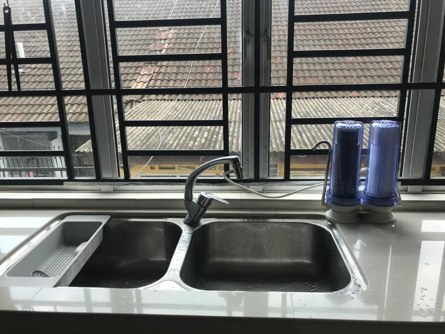 Terrace House Near Stulang Laut Ciq Midvalley Ksl For 7Pax Джохор Бахру Екстериор снимка
