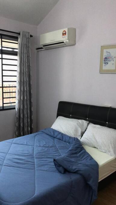 Terrace House Near Stulang Laut Ciq Midvalley Ksl For 7Pax Джохор Бахру Екстериор снимка