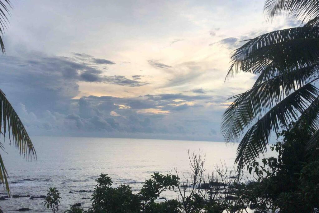 Terrace House Near Stulang Laut Ciq Midvalley Ksl For 7Pax Джохор Бахру Екстериор снимка