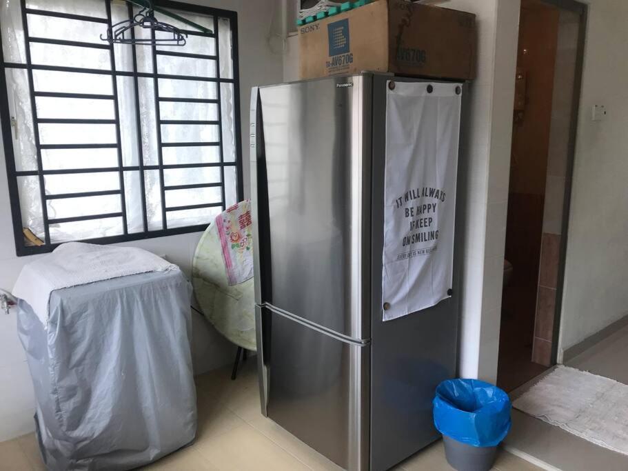 Terrace House Near Stulang Laut Ciq Midvalley Ksl For 7Pax Джохор Бахру Екстериор снимка